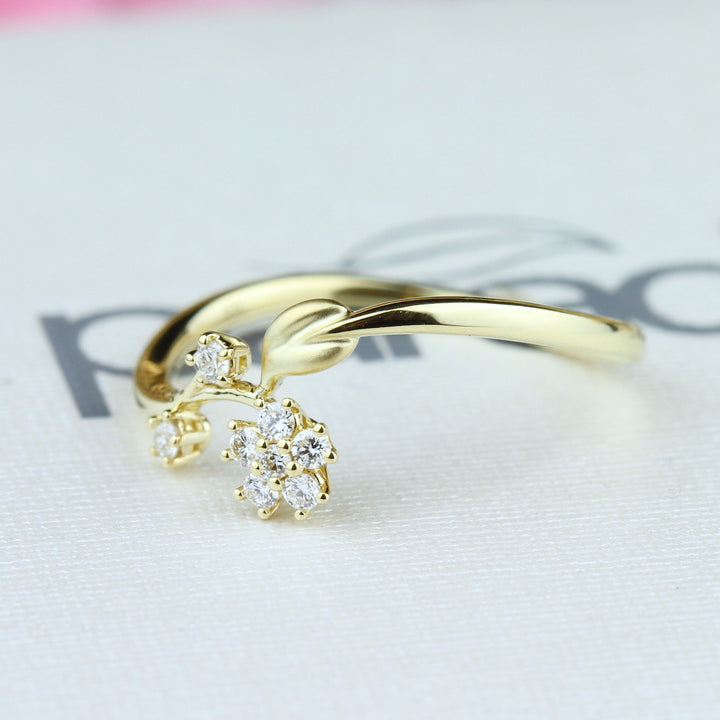 Diamond Lyria Leaves Ring