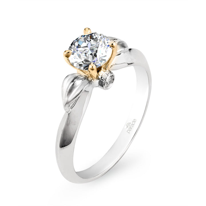 Round Diamond Engagement Ring