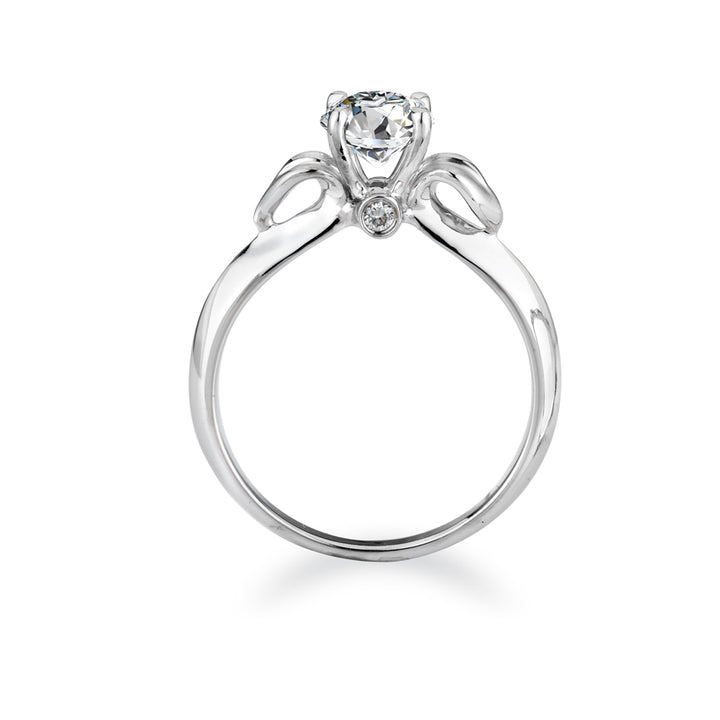 Round Diamond Engagement Ring
