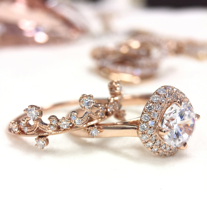 Round Diamond Halo Engagement Ring