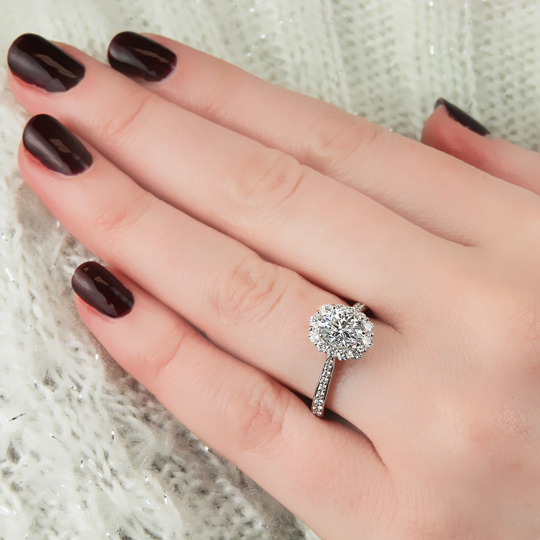 Round Diamond Halo Engagement Ring